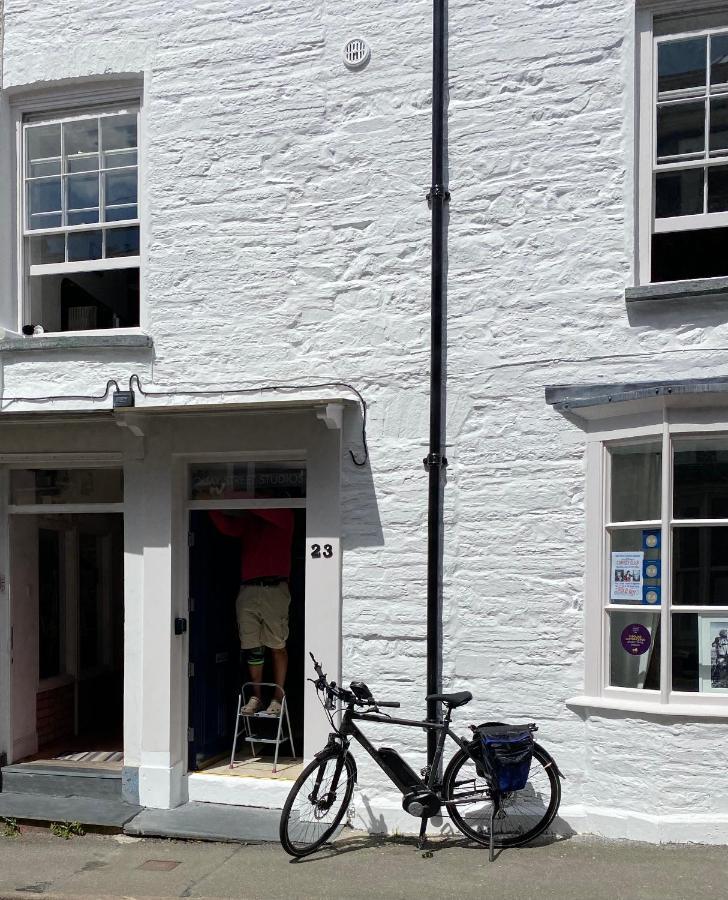 The Attic Apartment, Quay Street Studios كارديغين المظهر الخارجي الصورة