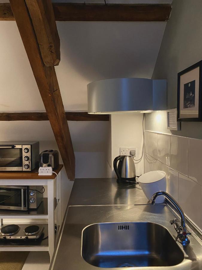 The Attic Apartment, Quay Street Studios كارديغين المظهر الخارجي الصورة