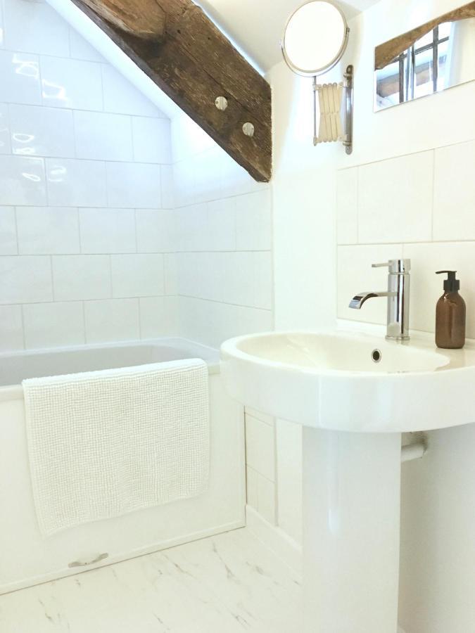 The Attic Apartment, Quay Street Studios كارديغين المظهر الخارجي الصورة