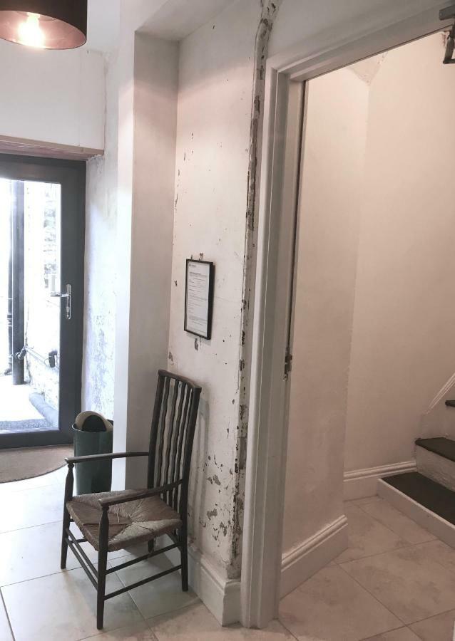 The Attic Apartment, Quay Street Studios كارديغين المظهر الخارجي الصورة