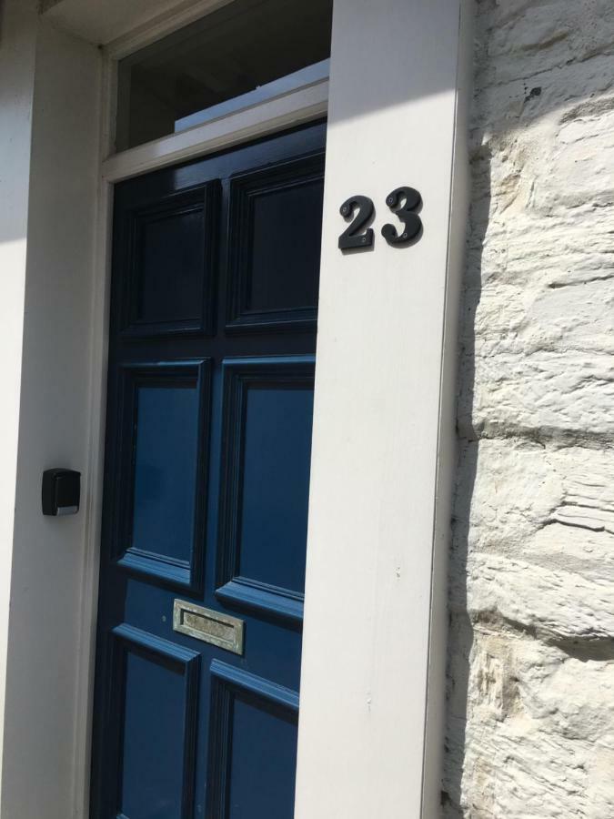 The Attic Apartment, Quay Street Studios كارديغين المظهر الخارجي الصورة